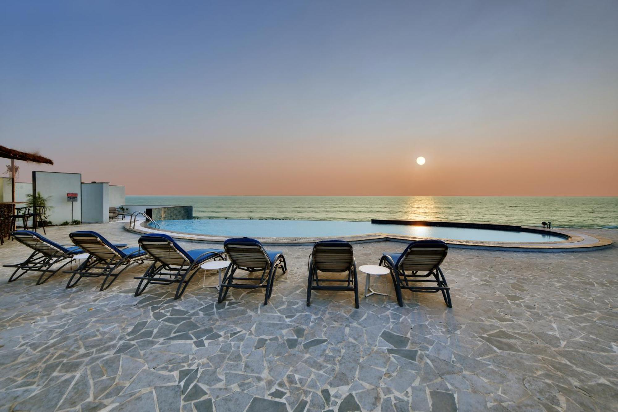 The Fern Leo Beach Resort , Madhavpur Порбандар Экстерьер фото